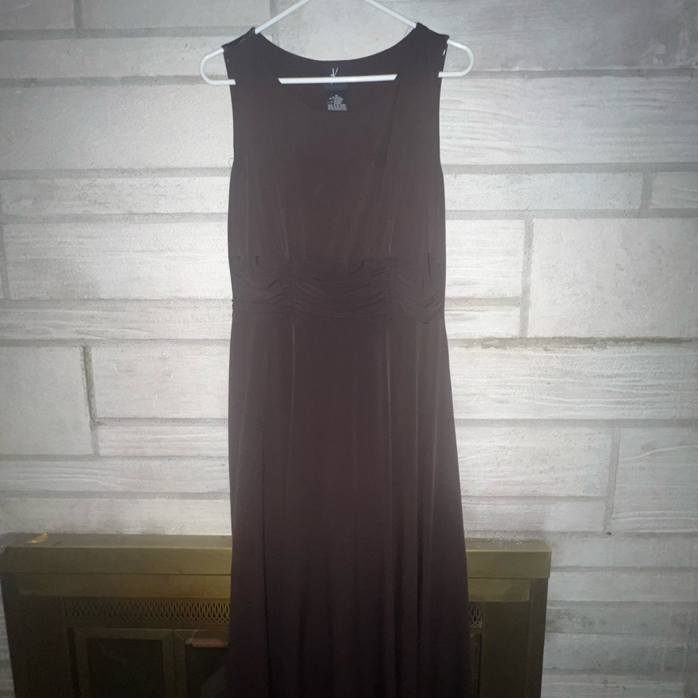Dress - Picture 4 of 7